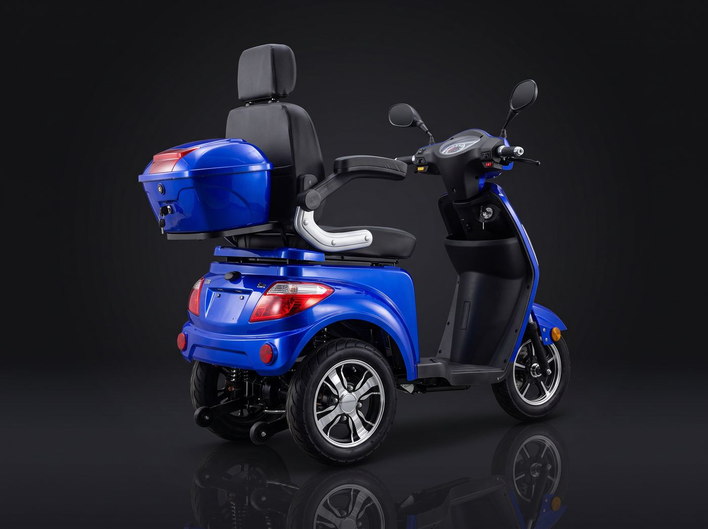 E-CRUIZER MOBI Electric three wheel mobility scooter, view 3